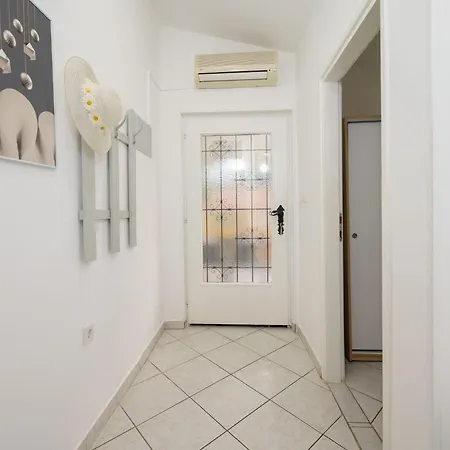 Schoene 6 By Interhome * Štinjan