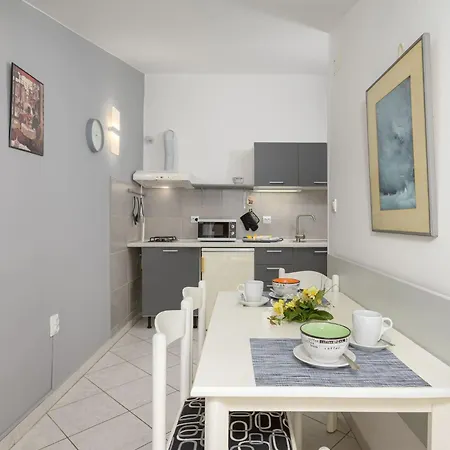 Apartman Schoene 6 By Interhome Stinjan